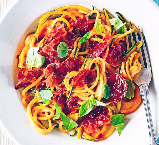 5-ingredient summer dinner recipes that take 30 minutes or less Tomato courgetti