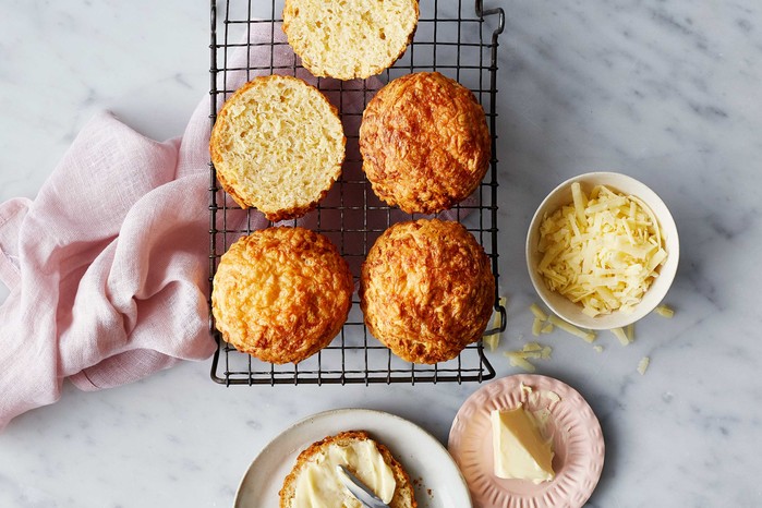 Cheese scones Cheese scones on a cooling rack