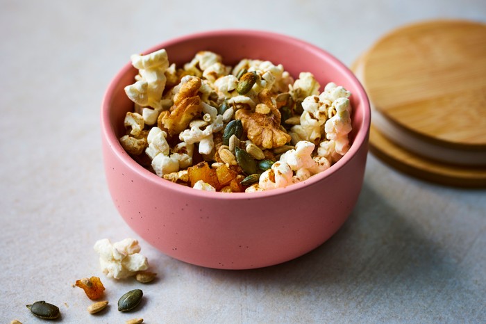 Cinnamon & apricot trailmix Little pot of trail mix