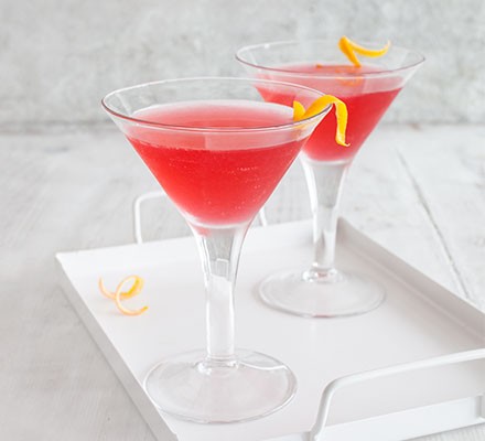 Valentine's Day cocktail recipes Two cosmopolitan cocktails