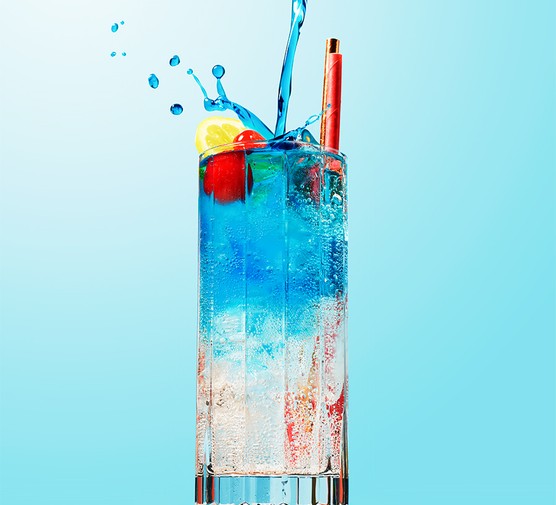 Electric lemonade in a long glass