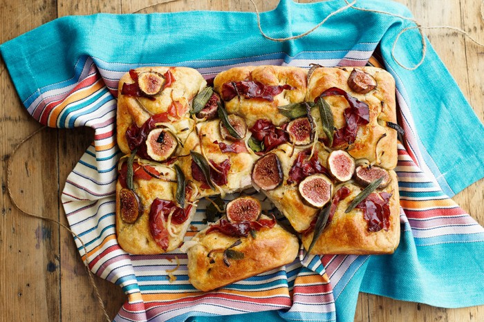 Fig & serrano ham picnic bread Fig & serrano ham picnic bread